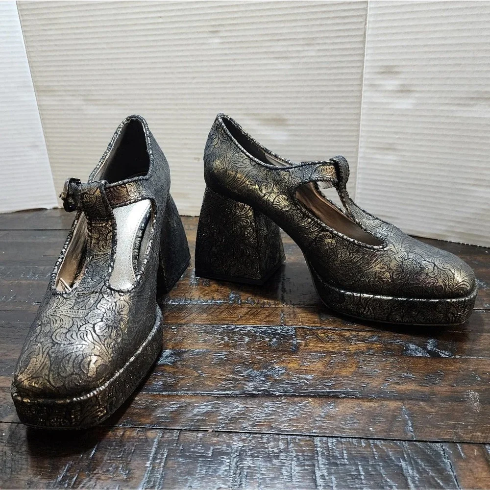 Circus by Sam Edelman Metallic Black Floral T-Strap Platform Heels
